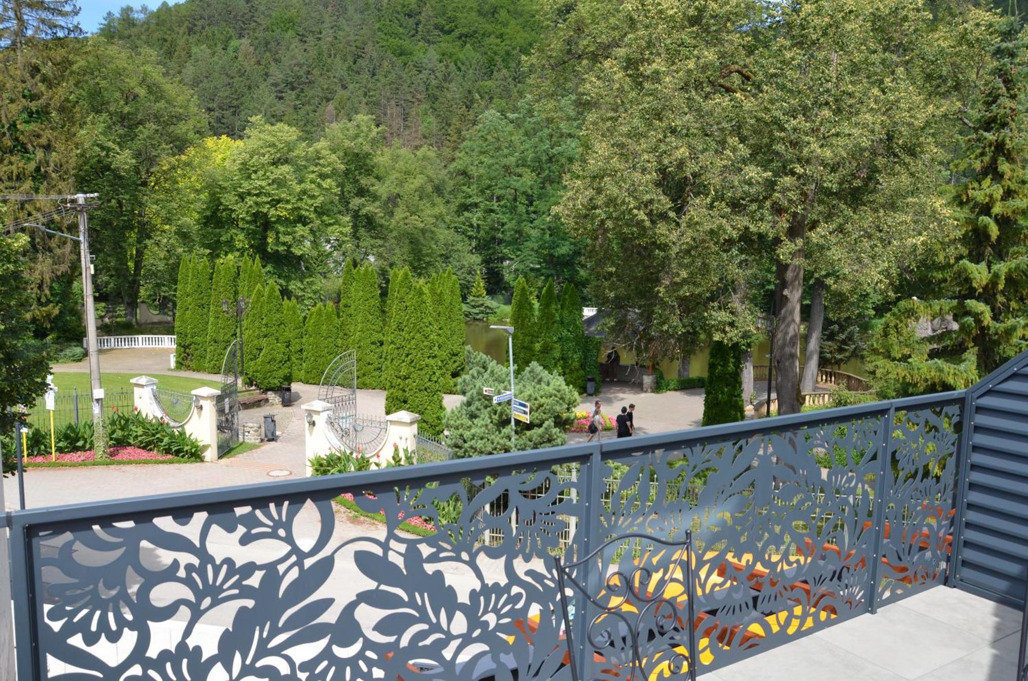 Floravilla Rajecké Teplice エクステリア 写真